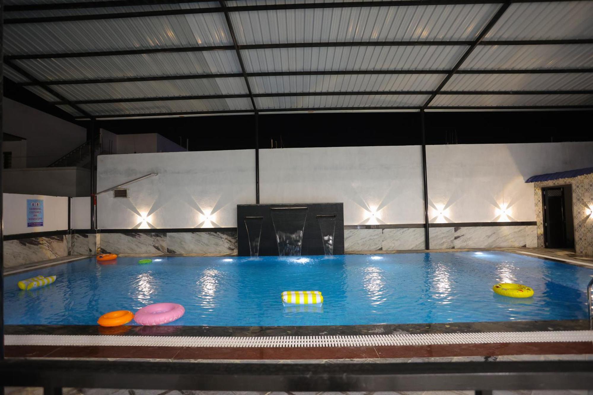 Hotel Bhairav Bagh With Swimming Pool Удайпур Экстерьер фото